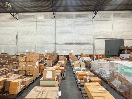 โซน B ห้องโกดังผนังทึบ 450 ตร.ม. เพดานสูง 7 เมตร